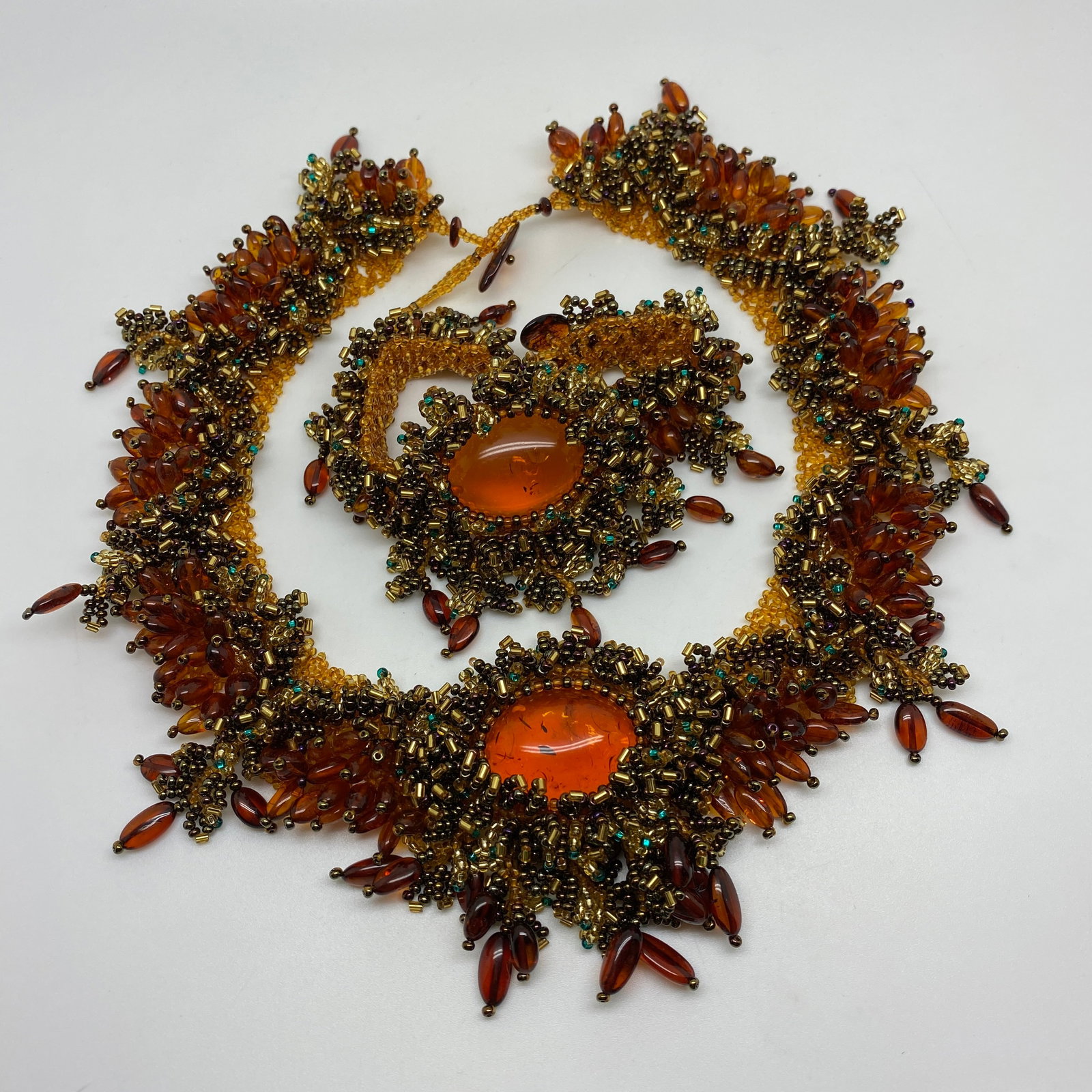 Unique and Remarkable Amber Bracelet and Necklace set made from Leaf Shaped Amber beads - 7