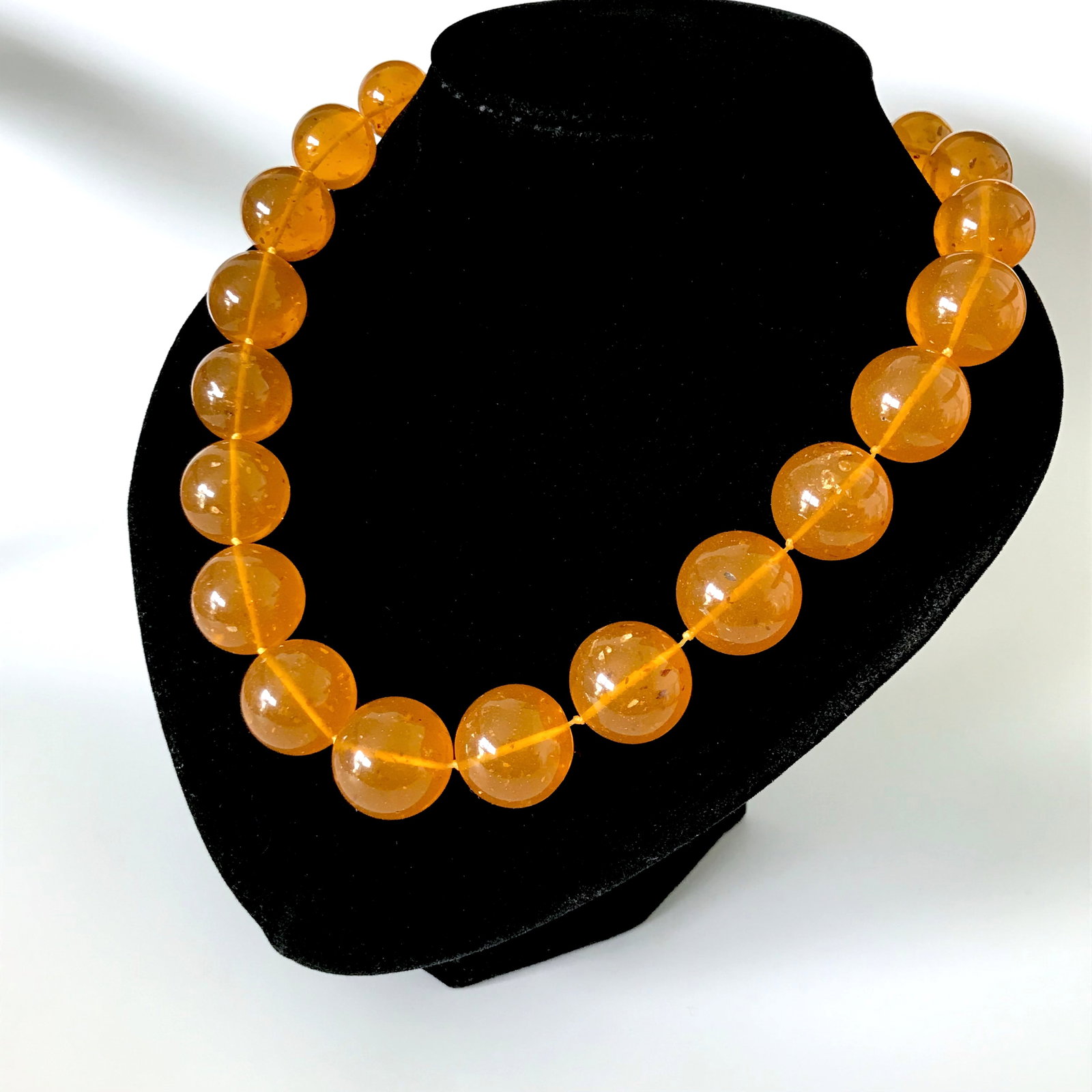 Outstanding Unique Vintage Amber resin Necklace made from Round Amber resin beads - 2