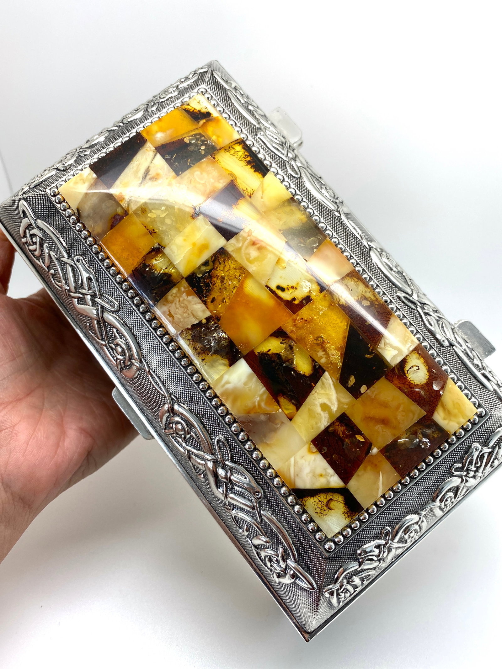 Staggering Unique Vintage Amber Jewellery box - 10