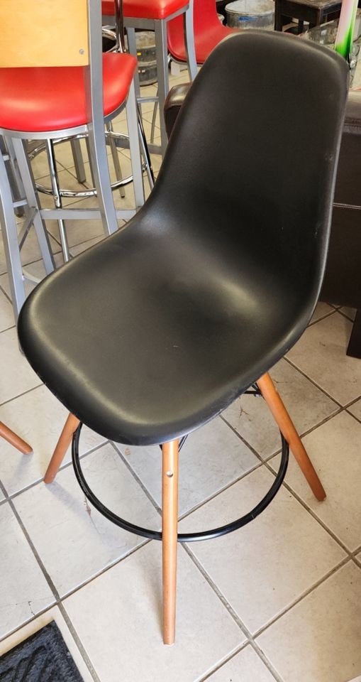 PAIR OF RETRO HERMAN MILLER EAMES STYLE MOLDED TULIP SCANDINAVIAN MODERN POLYCARBONATE BAR STOOL - 3