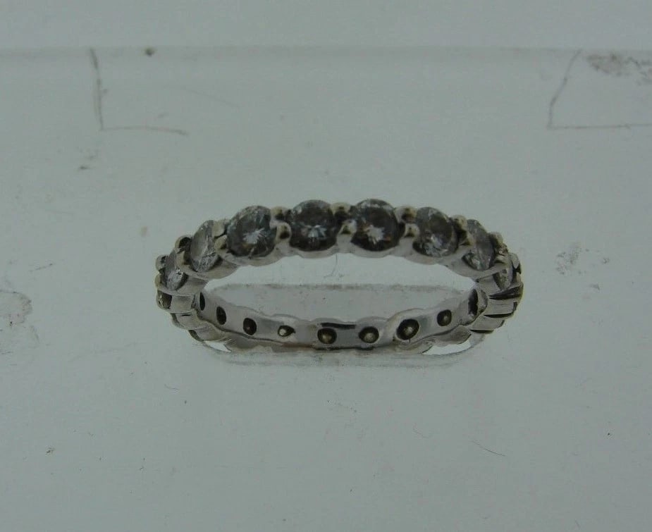 14K WHITE GOLD DIAMOND ETERNITY BAND RING - 6