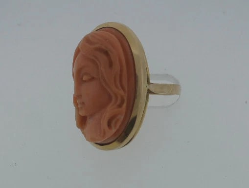 18K YELLOW GOLD CARVED CORAL RING C.1970 VINTAGE STAMPED - 8
