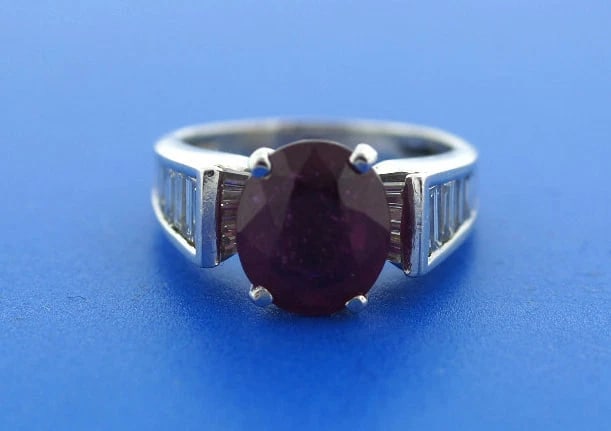 C.1960 VINTAGE Lab Grown RUBY DIAMOND 18K WHITE GOLD RING BAGUETTE STUNNING - 3