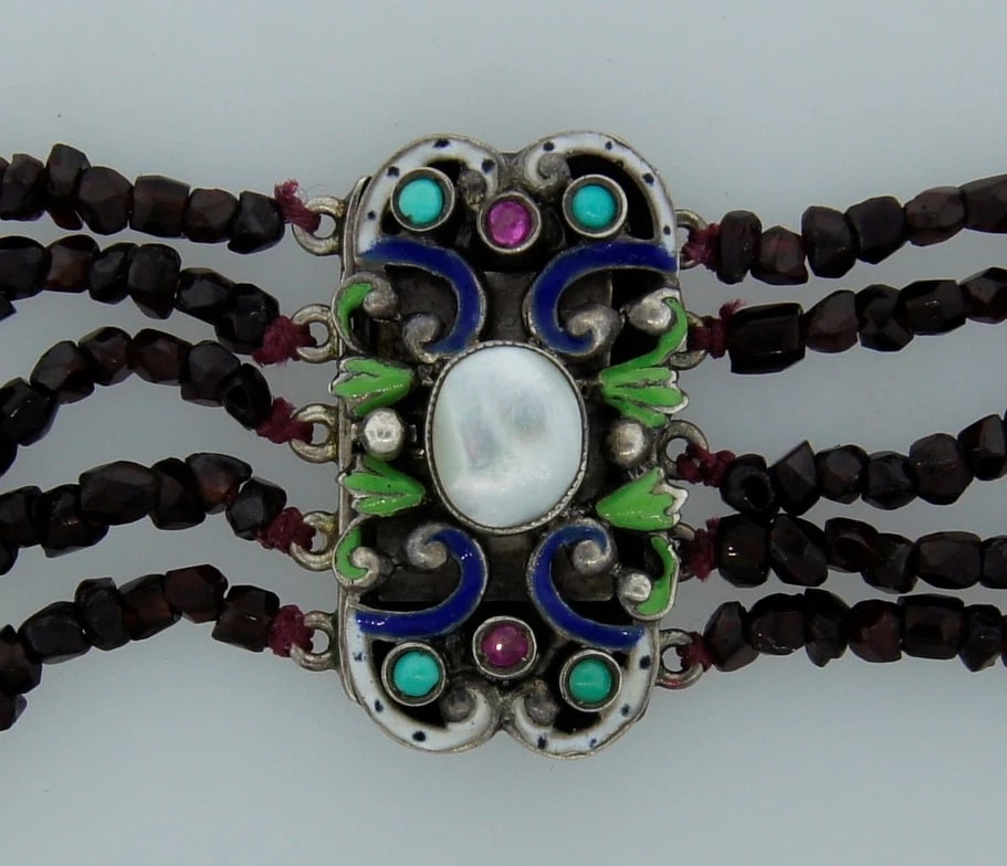 Antique 3 CAMEO MEDALLIONS on 5-STRAND GARNET BEAD CHOKER NECKLACE - Rare! Chic! - 7