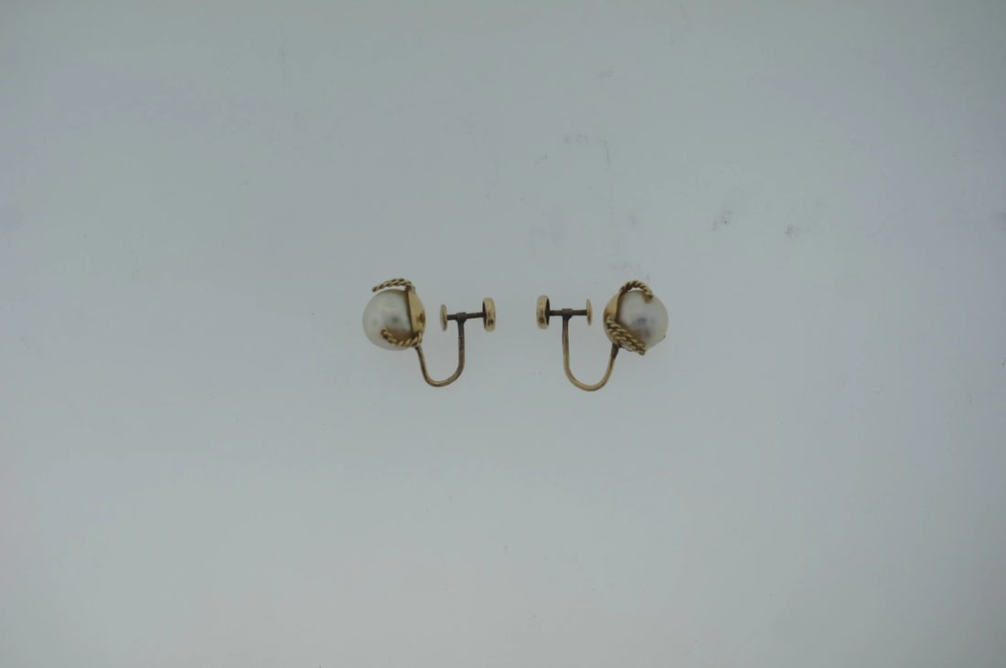 C.1950 14K YELLOW GOLD CULTURED PEARL EARRINGS STAMPED ADORABLE - 7