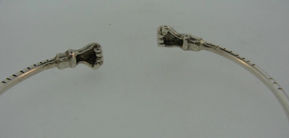 WOW Berlin Trio of Sterling Silver Bangles With A Hand Motif - 4