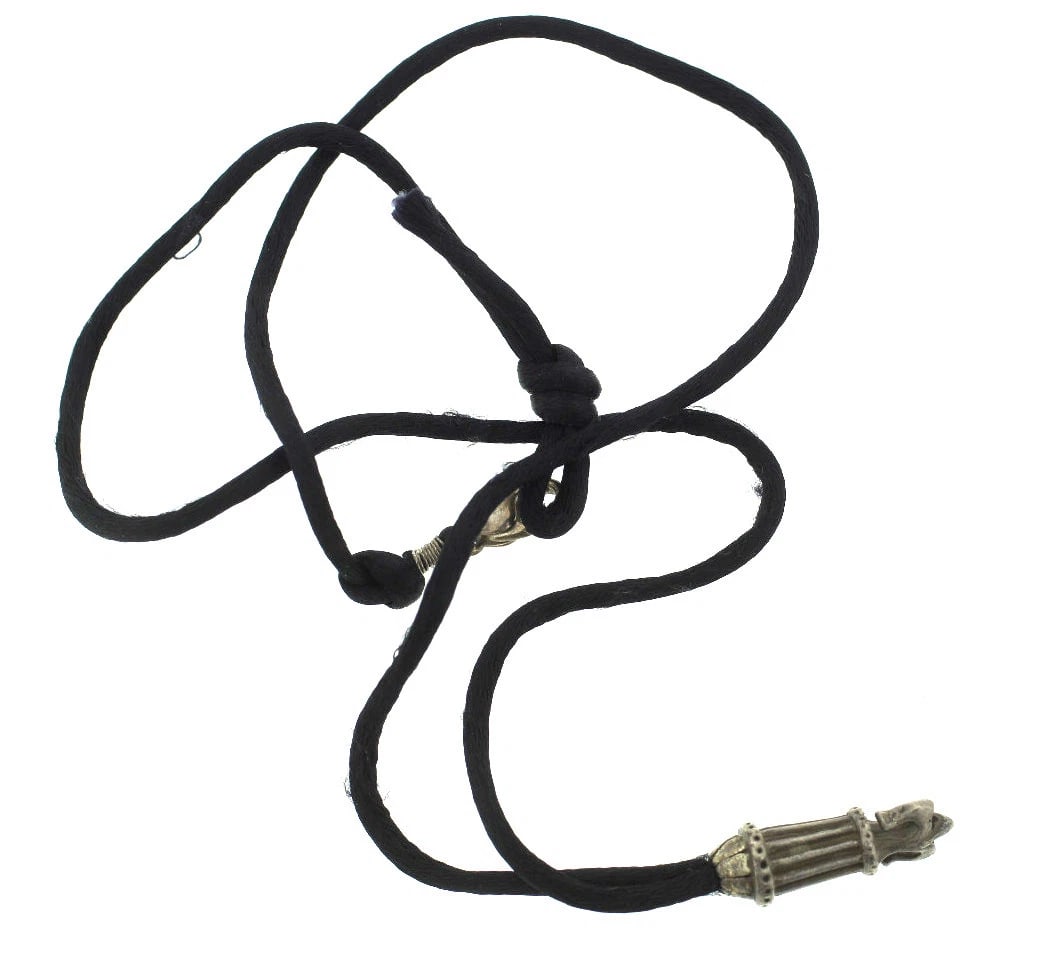 C.1990 SILVER FLEUR DE LIS PENDANT BLACK CORD NECKLACE VINTAGE - 2