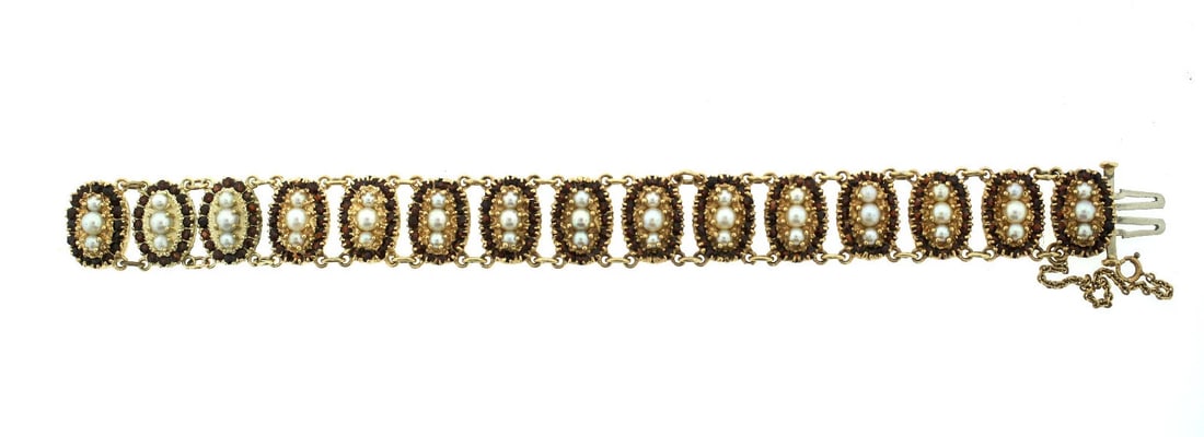 C.1950 VINTAGE 14K YELLOW GOLD GARNET PEARL BRACELET STAMPED UNIQUE: Title: C.1950 VINTAGE 14K YELLOW GOLD GARNET PEARL BRACELET STAMPED UNIQUE Description: Fine Jewelry, Arts & Antiques Purveyors and Purchasers of Antique and Estate Pieces N-JUOO 