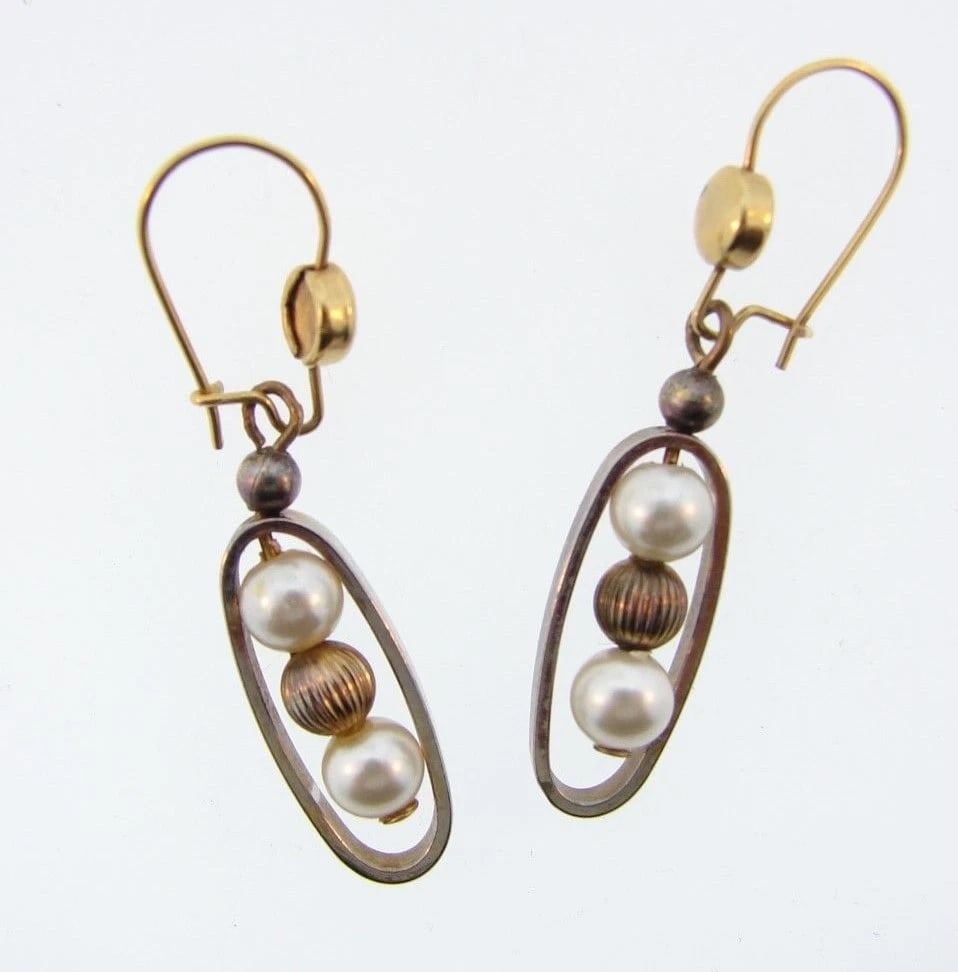 CHIC Silver & Pearl Earrings - 2