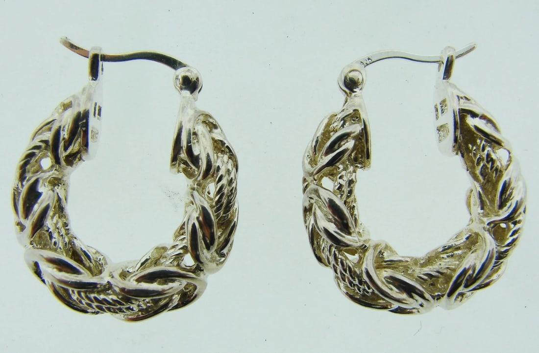 CHIC Rope Design Hoop Earrings Circa 1980s!: Title: CHIC Rope Design Hoop Earrings Circa 1980s! Description: Fine Jewelry, Arts & Antiques Purveyors and Purchasers of Antique and Estate Pieces , DK Rope Design Hoop Earrings