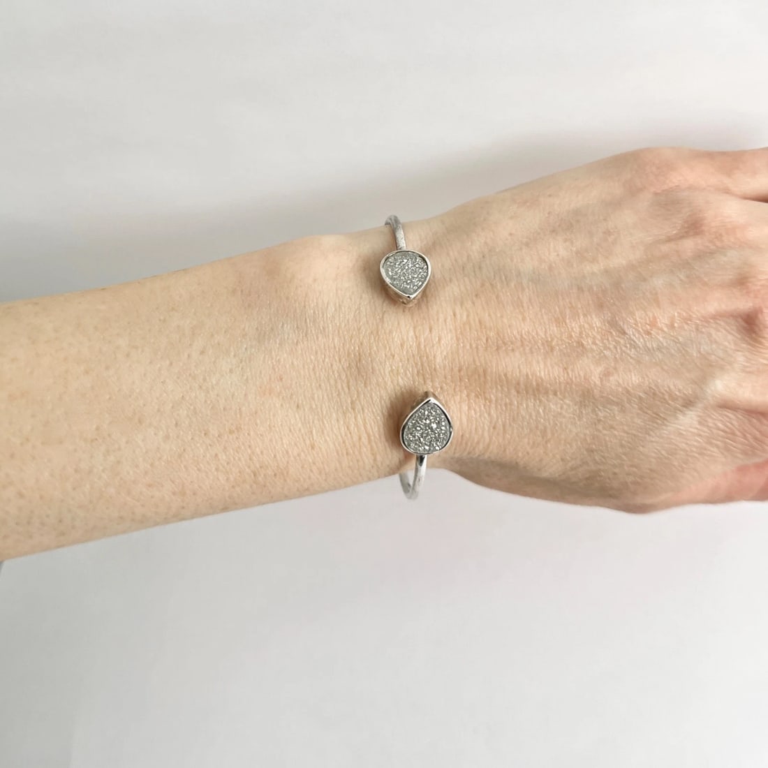 Alex and Ani Teardrop Glitter Druzy Flex Cuff Bangle Bracelet Silver 4.86 Grams - 5