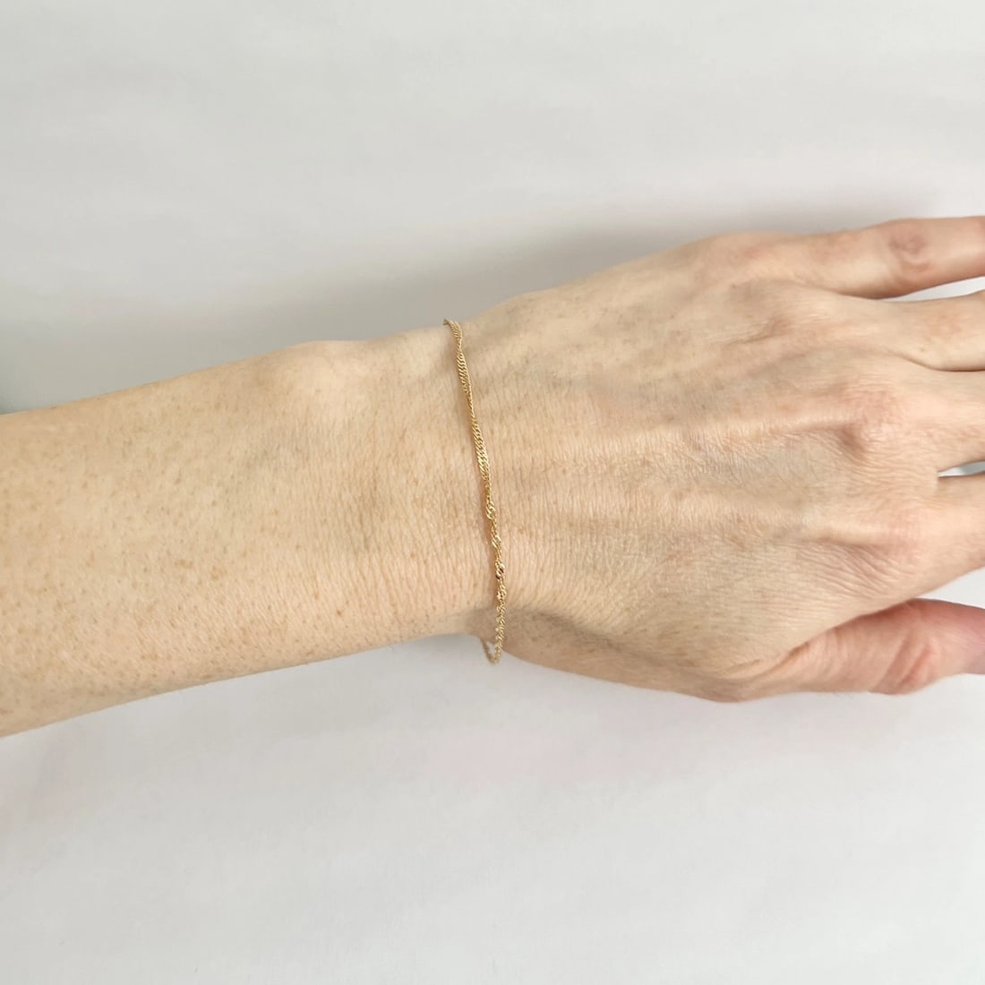 Thin Twisted Singapore Chain Bracelet 14K Yellow Gold, 7.5 Inches, .78 Grams - 4