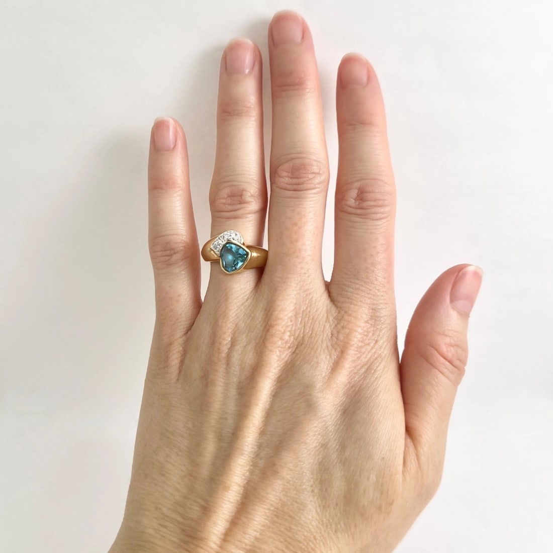 Heart Blue Topaz Diamond Statement Ring 18K Yellow Gold, 5.52 Grams - 3