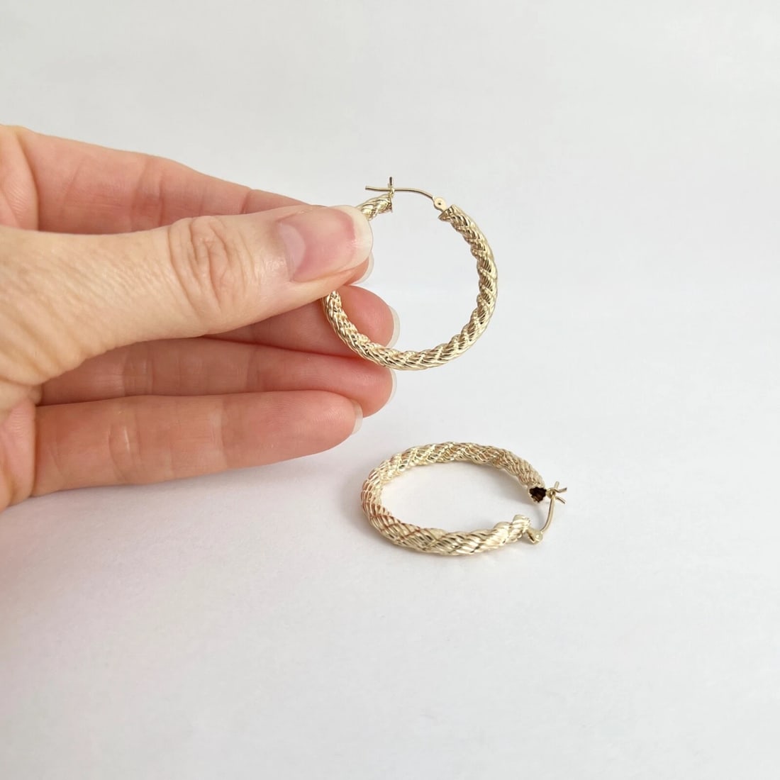 Twisted Rope Hoop Earrings 14K Yellow Gold, 1.25 Inches, 2.78 Grams - 4