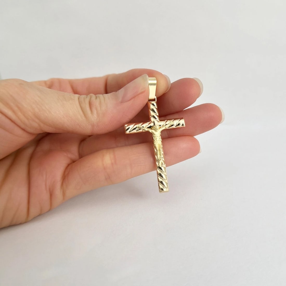 Large Crucifix Cross Religious Pendant Charm 18K Yellow Gold, 3.68 Grams - 4