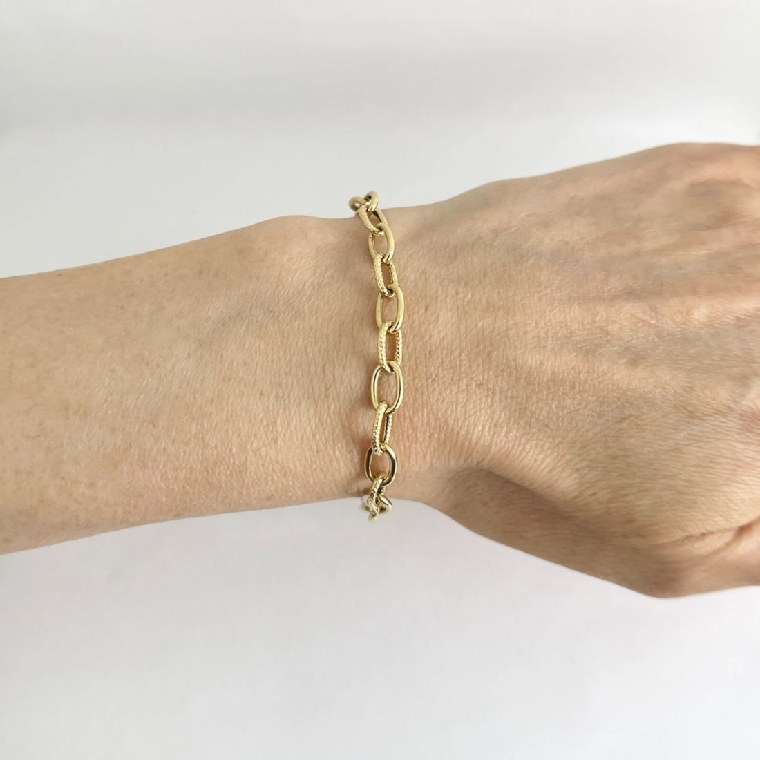 Long Oval Open Chain Link Bracelet 18K Yellow Gold, 7.75 Inches, 4.86 Grams - 4