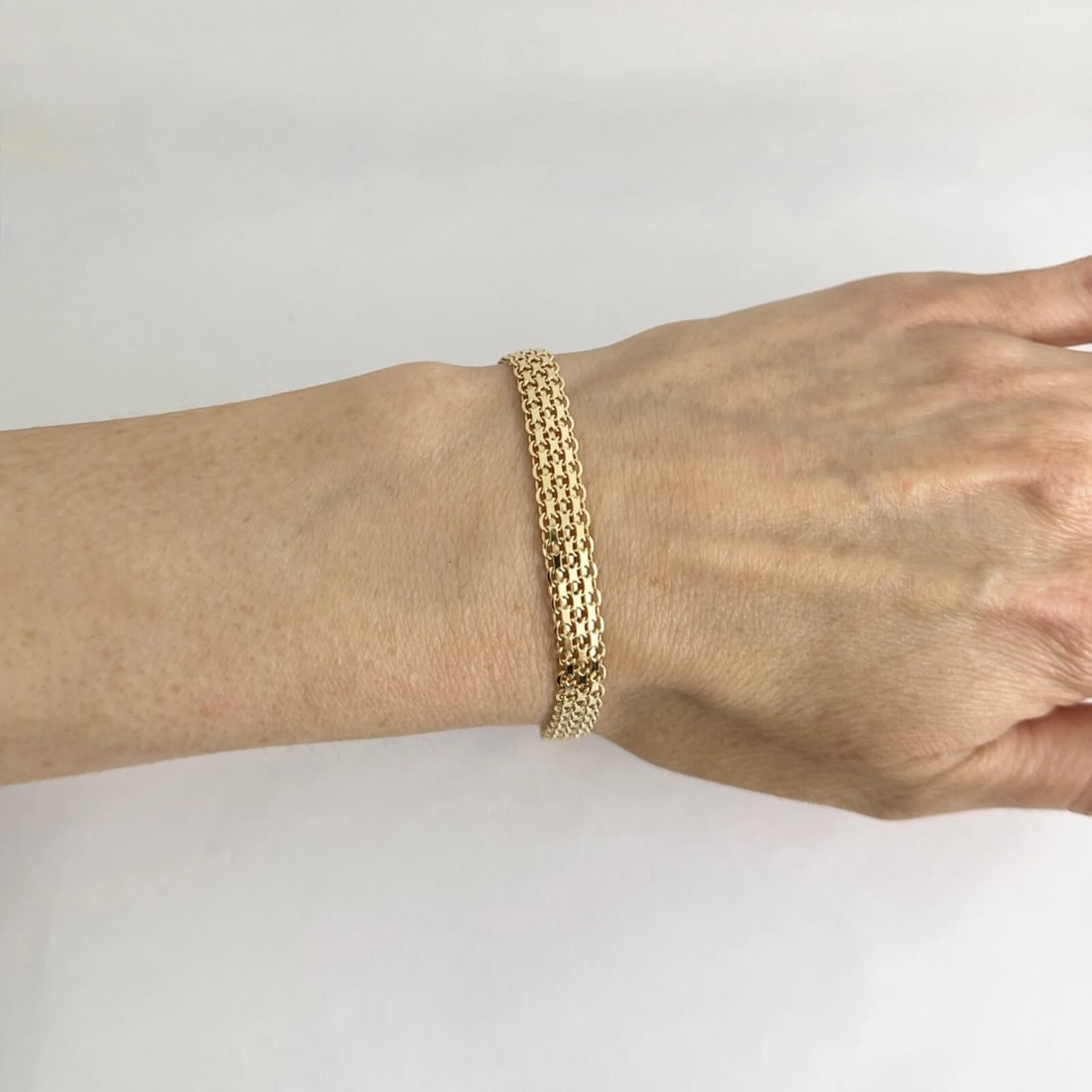Bismark Mesh Flat Chain Link Bracelet 18K Yellow Gold, 9.46 Grams - 4