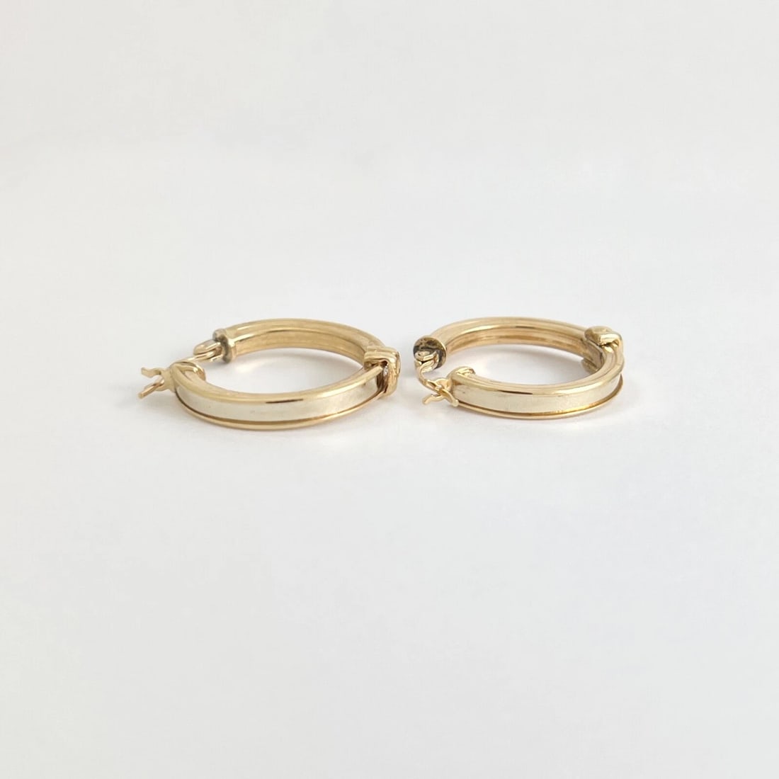 CZ Cubic Zirconia Hoop Earrings 14K Yellow Gold, 1 Inch, 4.74 Gr - 8