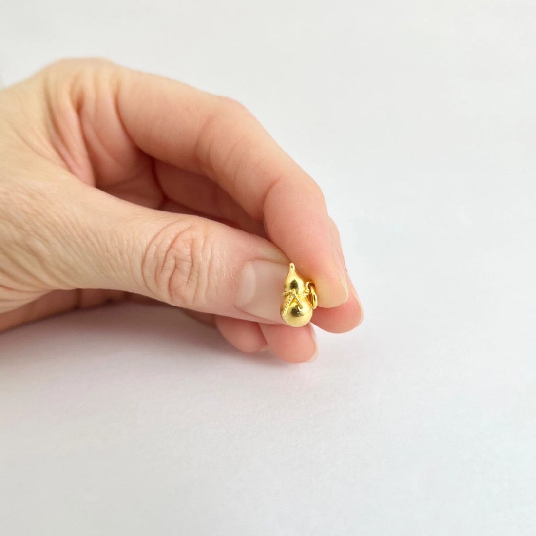 Wulu Wu Lou Bottle Gourd Charm Pendant 24K Yellow Gold, .94 Grams - 5