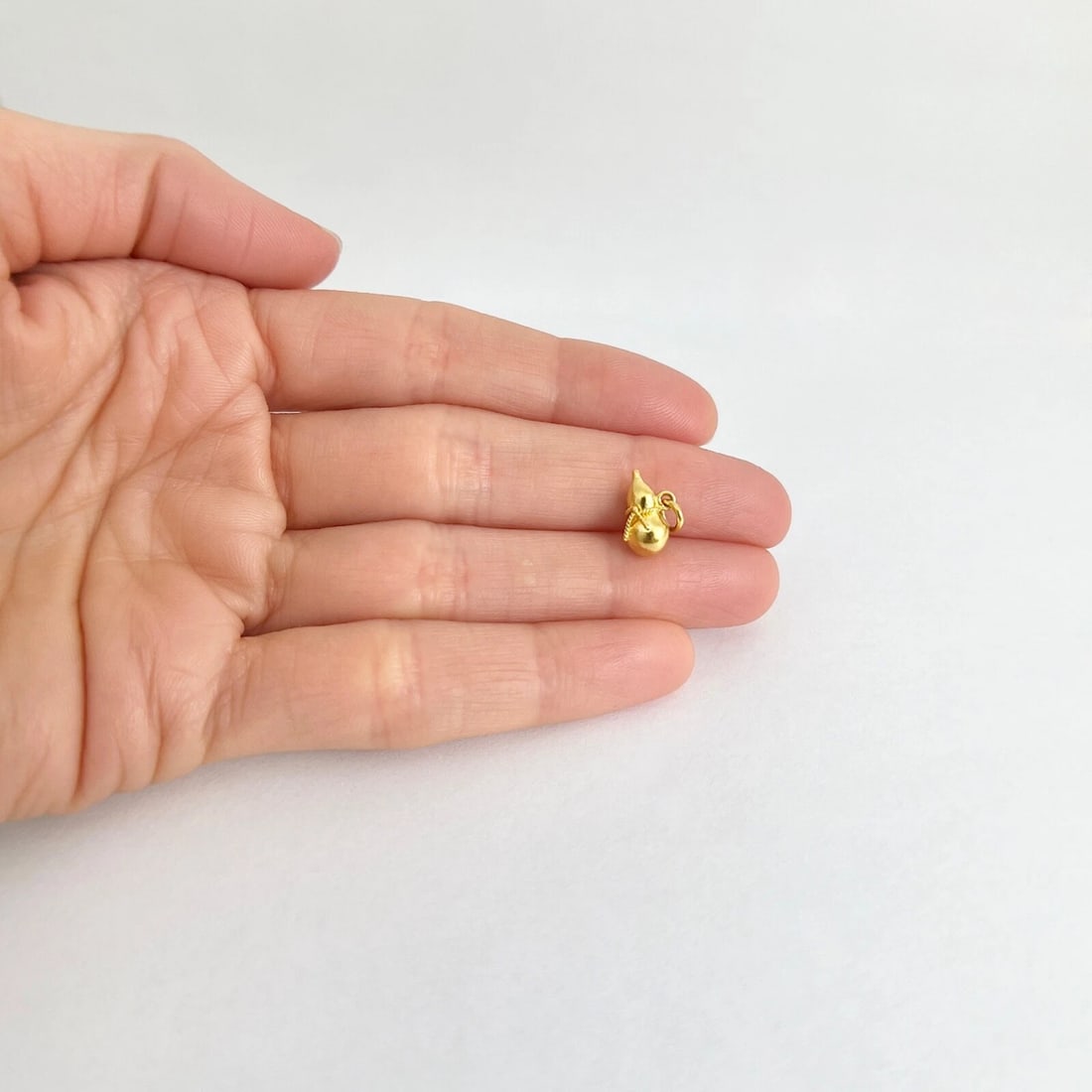 Wulu Wu Lou Bottle Gourd Charm Pendant 24K Yellow Gold, .94 Grams - 6