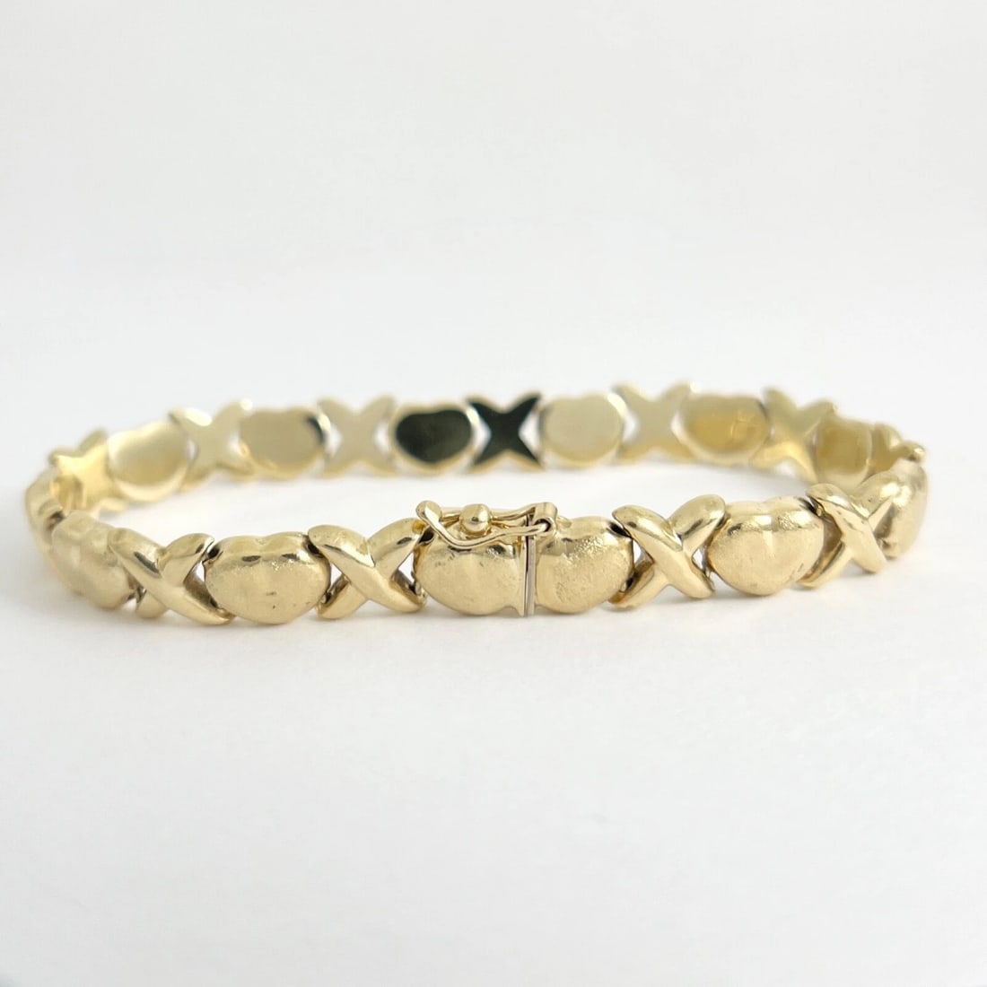 Heart XO Chain Link Bracelet 14K Yellow Gold, 7 Inches, 9.80 Grams - 7