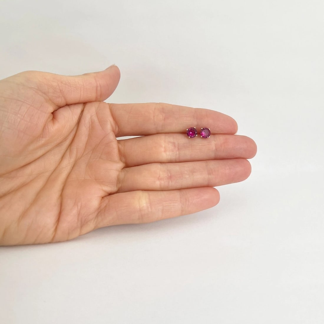 Round Red Quartz Gemstone Stud Earrings 14K Yellow Gold, 1.00 CTW - 6