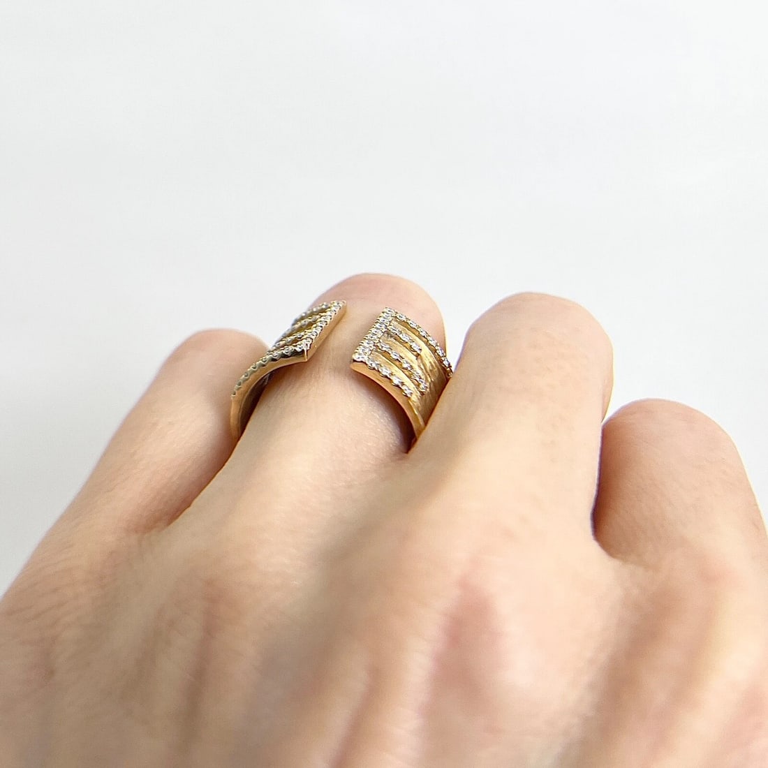 Italian Wide Hammered Diamond Split Open Ring 18K Yellow Gold, .54 CTW - 7