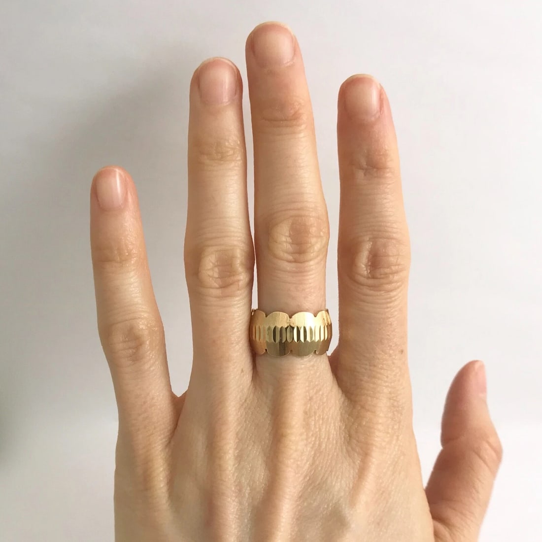 Wide Scalloped Etched Band Ring in 14K Yellow Gold, Size 5.75, 10 mm, 7.40 Grams - 3