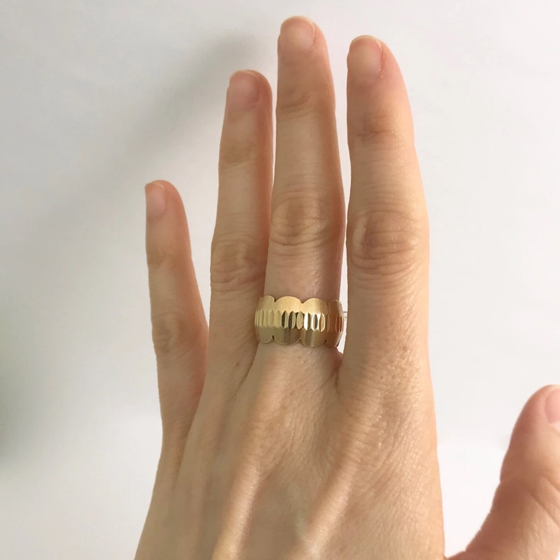 Wide Scalloped Etched Band Ring in 14K Yellow Gold, Size 5.75, 10 mm, 7.40 Grams - 4