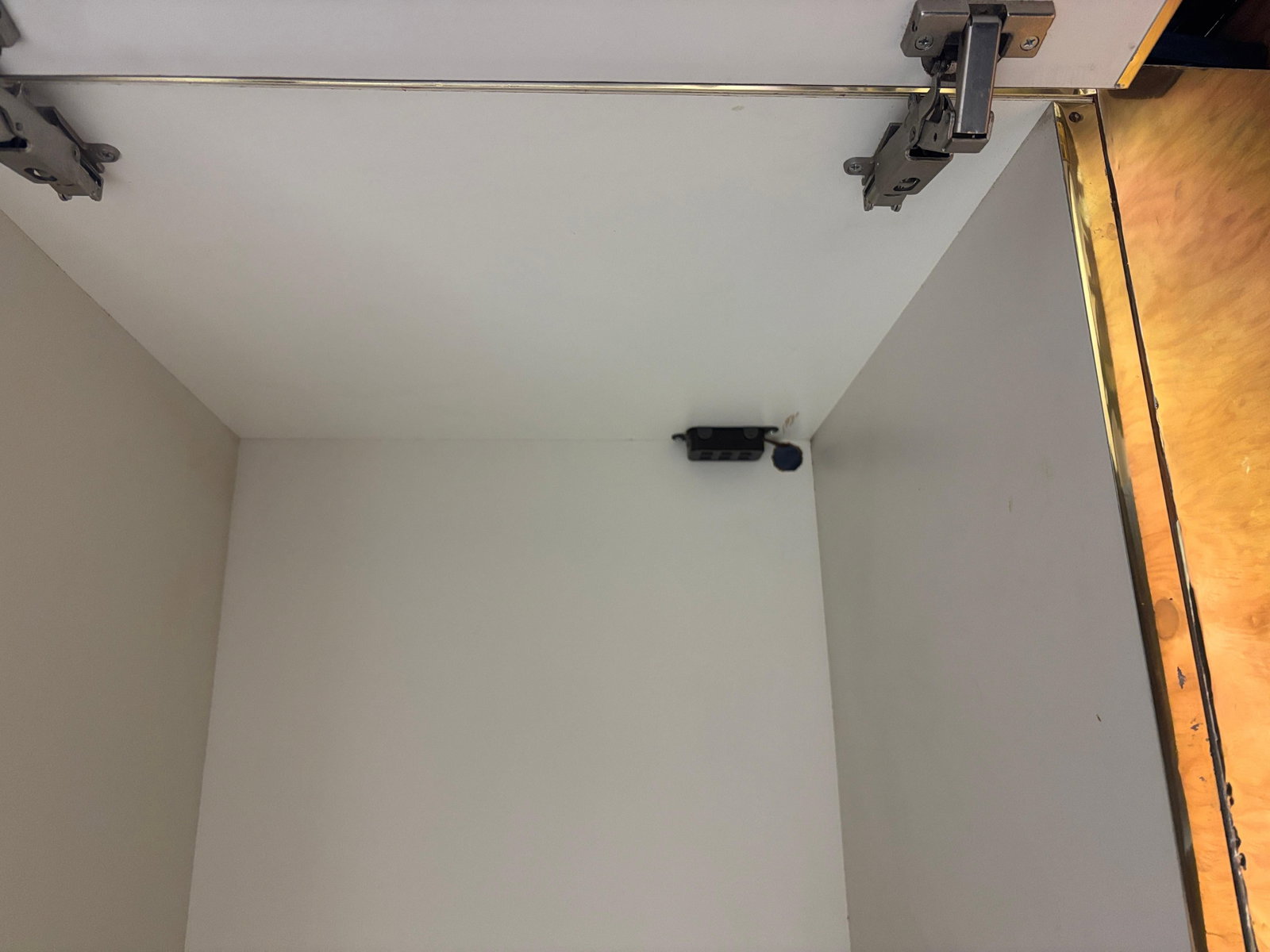 1970's Brass and Mirror Three Door Cabinet by Ello - 6