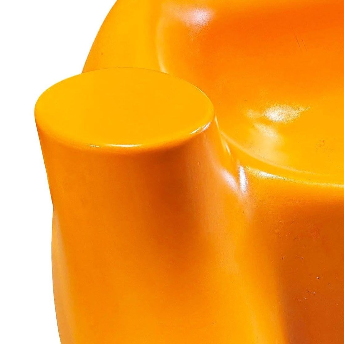 Mod Fiberglass "Castle Chair" Sculpture Lounge Chair by Wendell Castle - 2