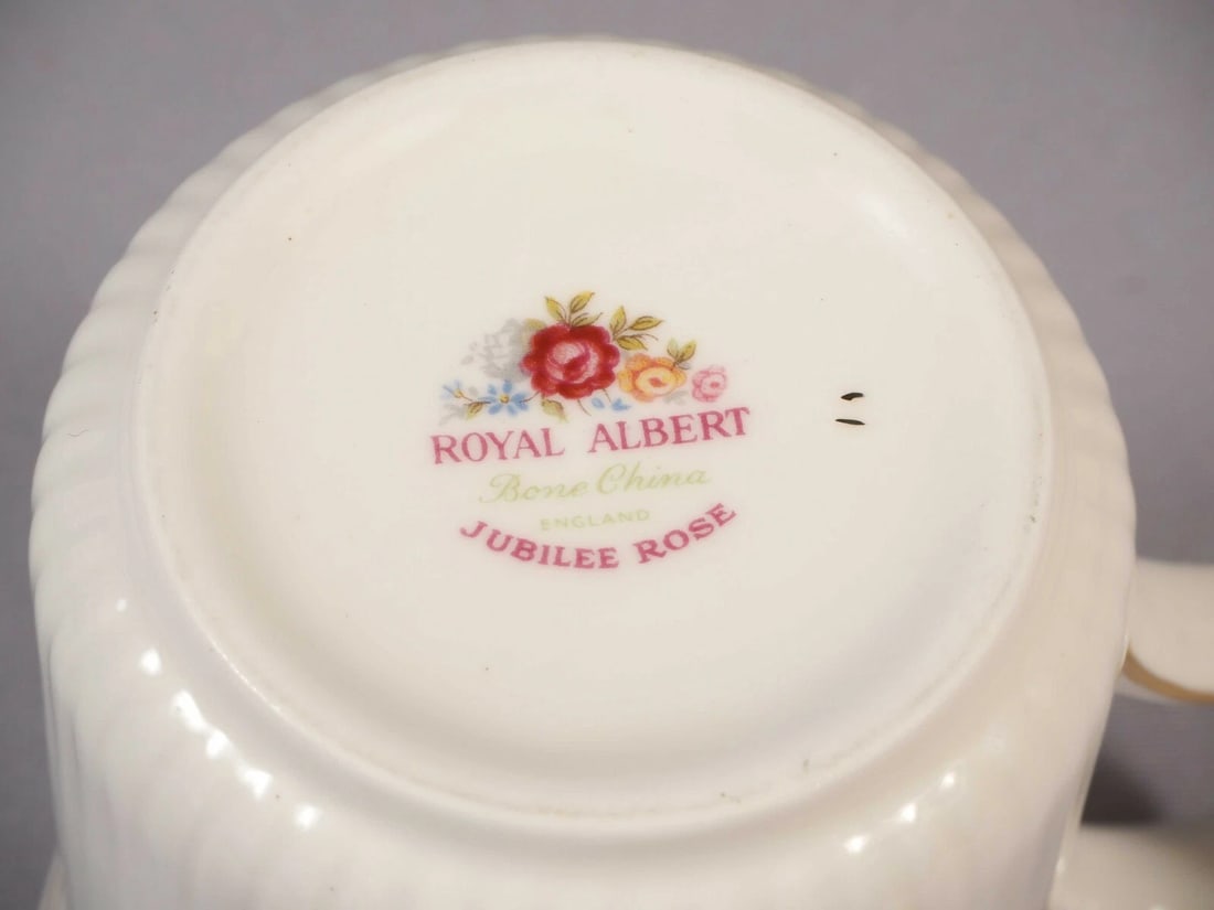 Royal Albert JUBILEE ROSE TALL COFFEE TEA MUG Classy Gold White Blue - 3