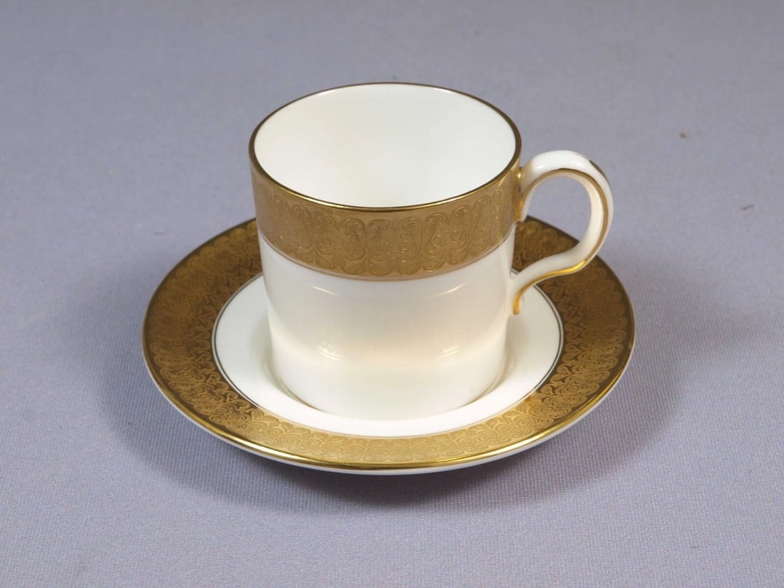 ROYAL CROWN DERBY St. George Coffee Espresso cup Saucer set Gold Encrusted A1273: Title: ROYAL CROWN DERBY St. George Coffee Espresso cup Saucer set Gold Encrusted A1273 Description: . This is a beautiful Demitasse Espresso Cup and Saucer in St. George pattern. The plate has rich g