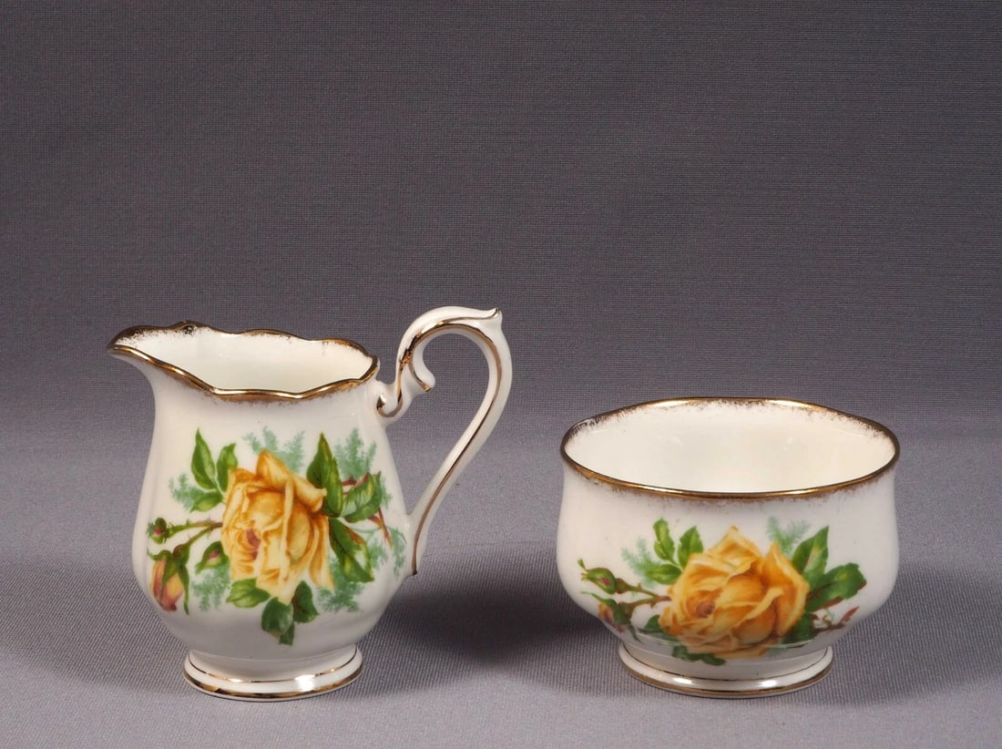 Royal Albert Yellow Tea Rose Cream Milk Creamer Jug Sugar bowl Bone China: Title: Royal Albert Yellow Tea Rose Cream Milk Creamer Jug Sugar bowl Bone China Description: . This very rare and absolutely stunning set of Creamer/Milk jug and open sugar bowl, from the famous Yell