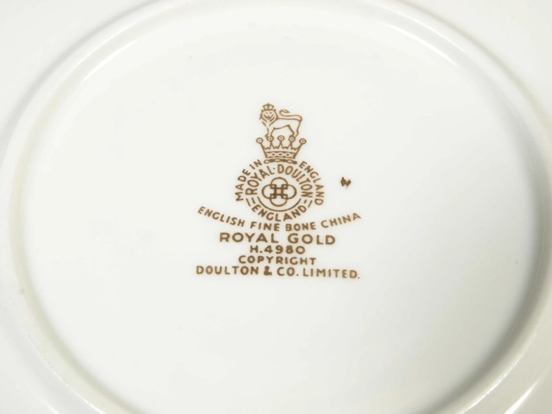 ROYAL DOULTON ROYAL GOLD Coffee Tea Teacup Saucer Set H4980 England - 4