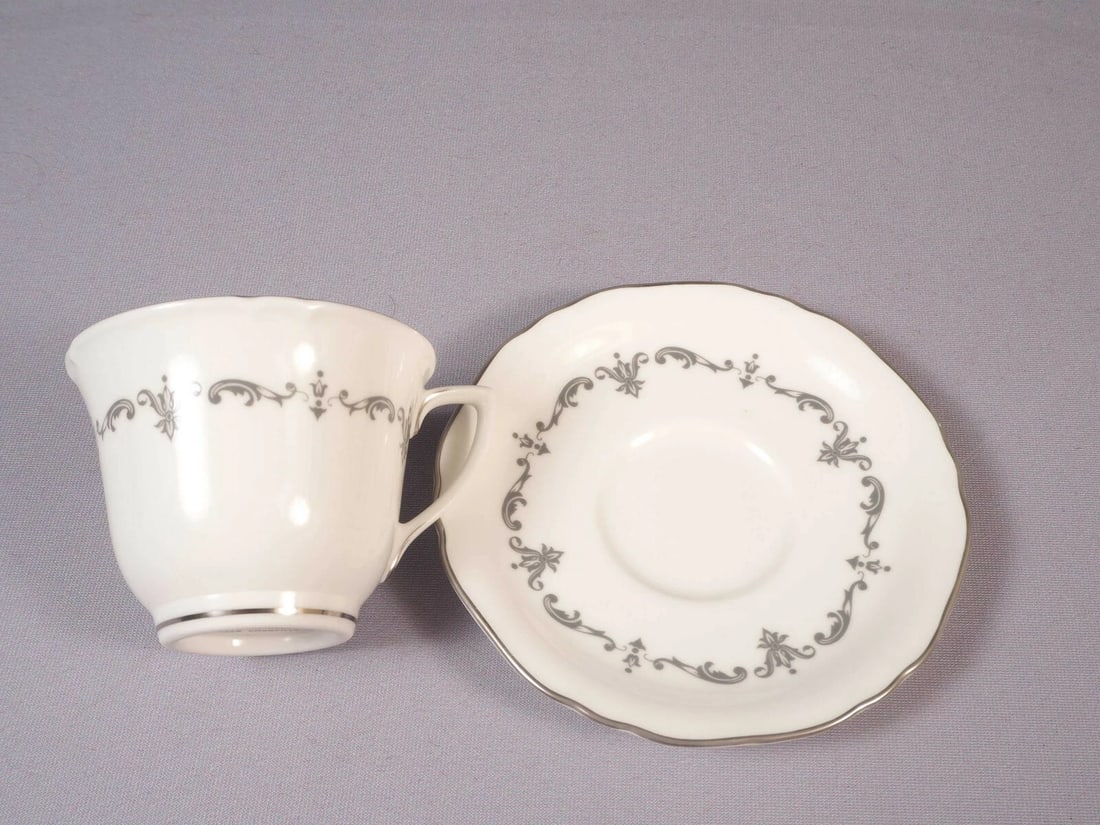 Royal Worcester SILVER CHANTILLY Demitasse Coffee Espresso Cup Saucer England - 2