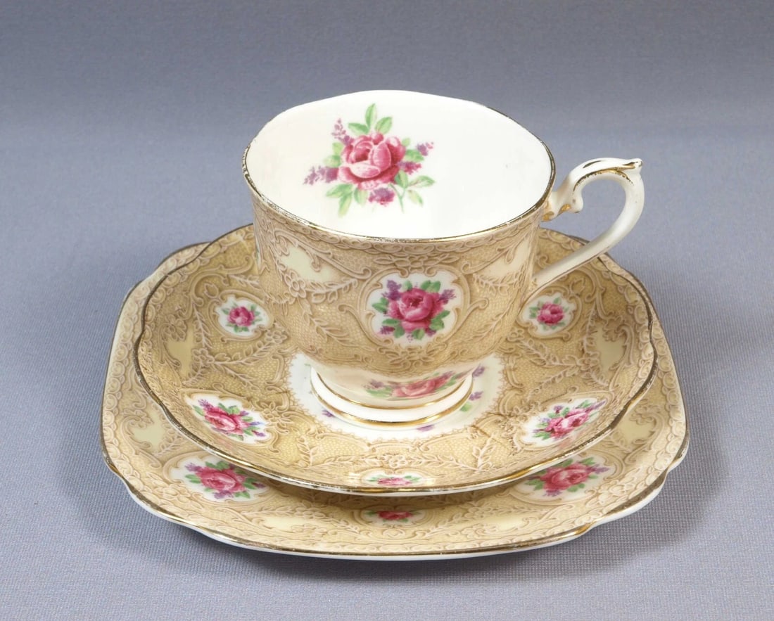 Royal Albert Crown China Devonshire Lace Dessert Plate Coffee Teacup Saucer Trio: Title: Royal Albert Crown China Devonshire Lace Dessert Plate Coffee Teacup Saucer Trio Description: . This is a beautiful TRIO set of Dessert Plate, Cup and Saucer. It is in a rare Devonshire Lace Pa