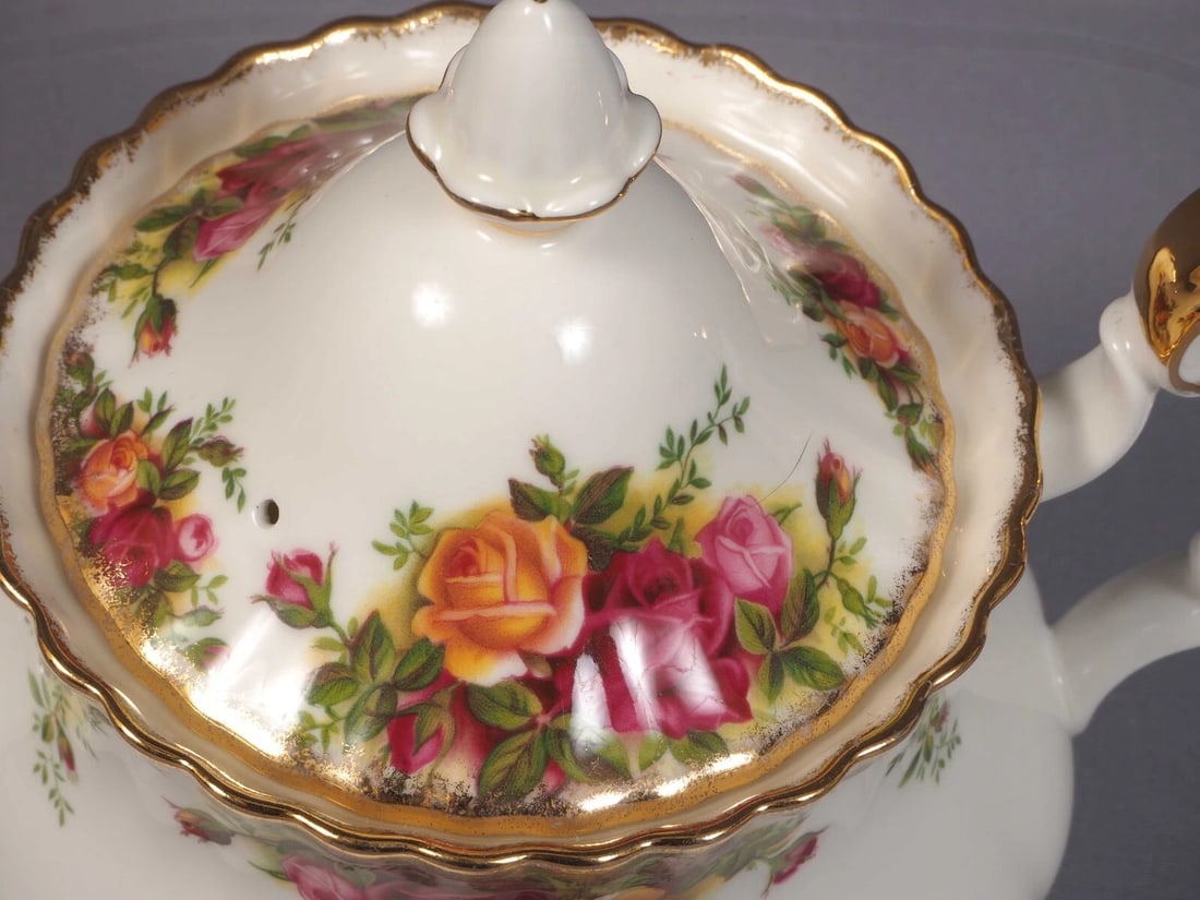 Royal Albert Old Country Roses Bone China Coffee Tea Pot Teapot LARGE - 2