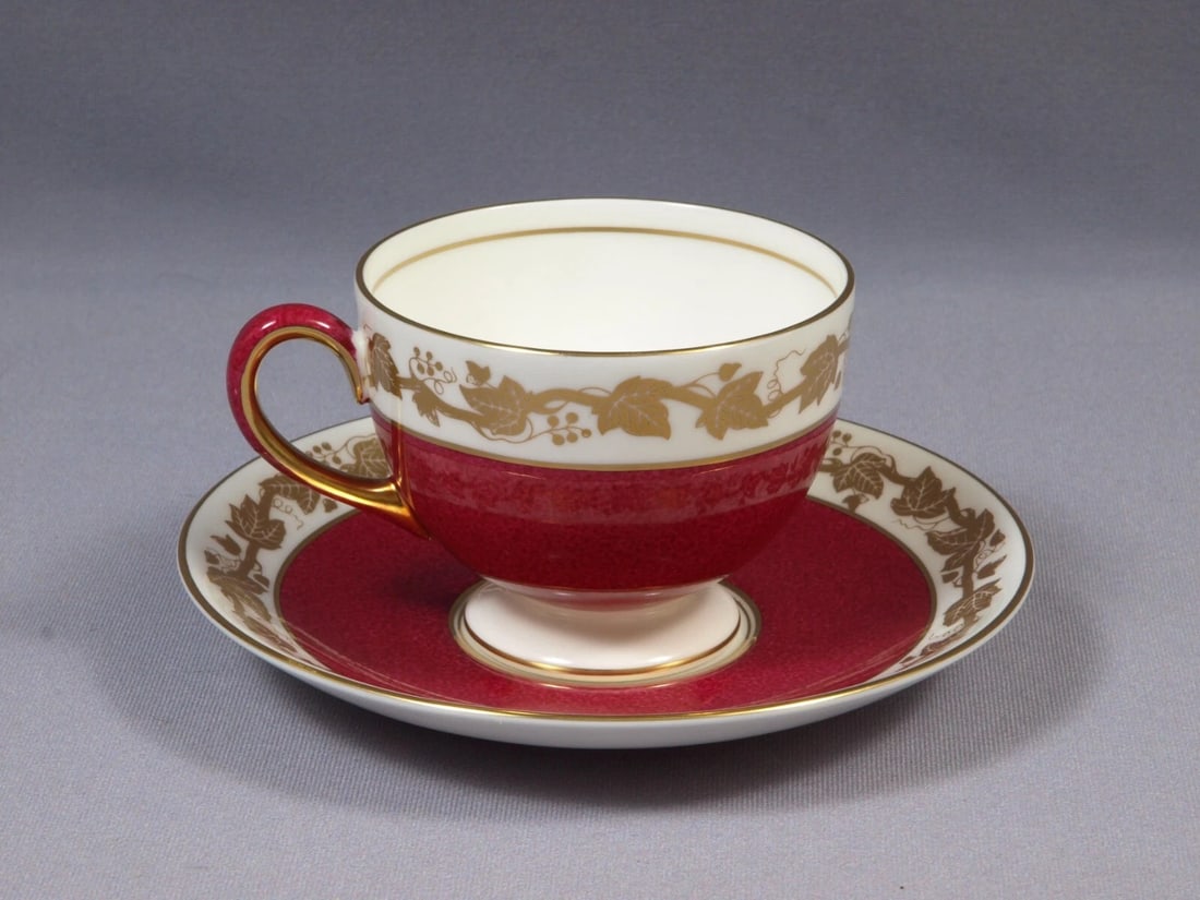 Wedgwood WHITEHALL POWDER RUBY BAND Coffee Tea Cup Saucer Plate W3994: Title: Wedgwood WHITEHALL POWDER RUBY BAND Coffee Tea Cup Saucer Plate W3994 Description: . This is a beautiful Bone Chine set of one Coffee/Teacup with Saucer, made by WEDGWOOD in WHITEHALL POWDER RU
