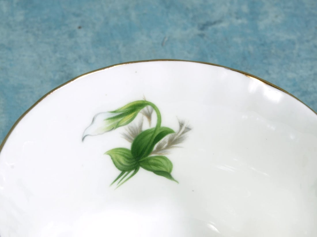 Royal Albert Trillium Bone China Coffee Tea Cup Saucer gold white green England - 2