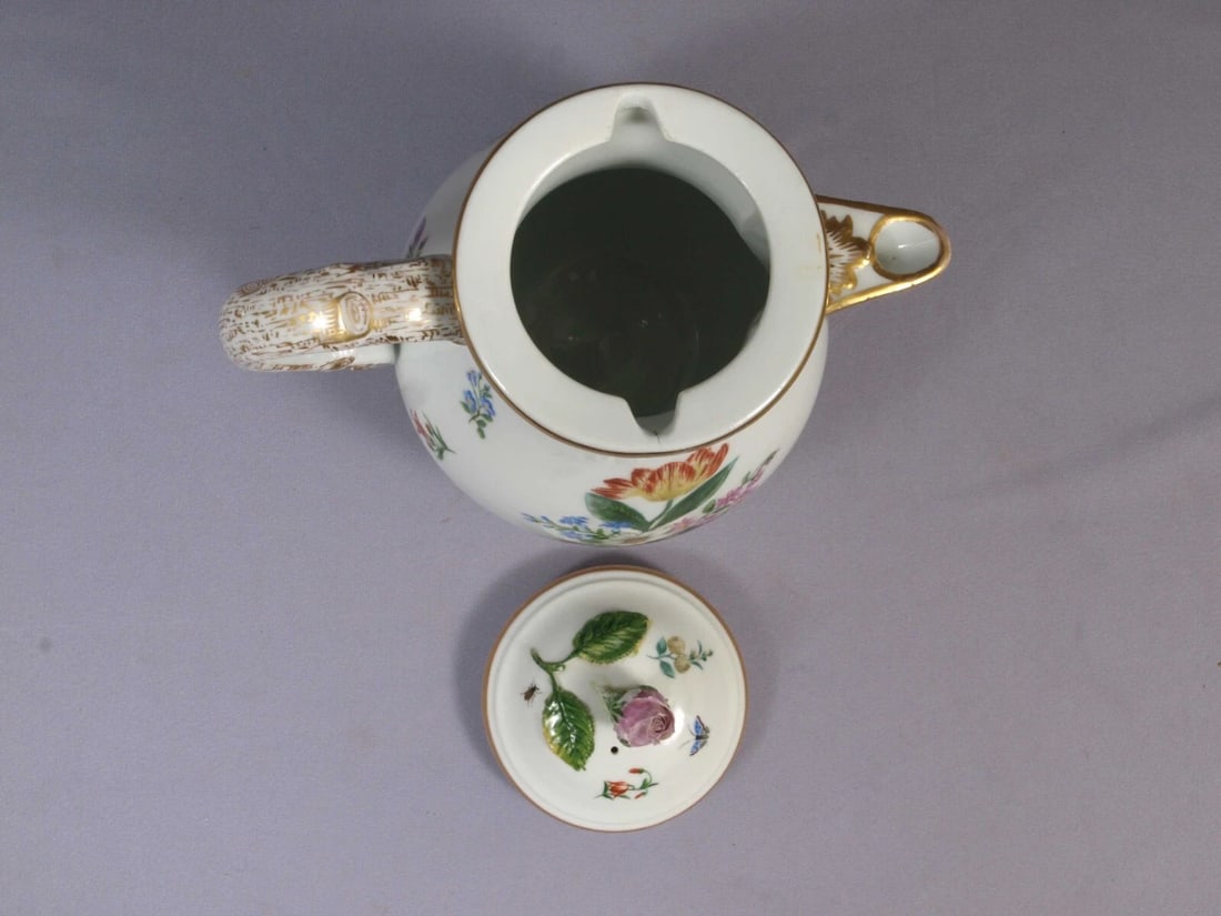 MEISSEN Tall Coffee Tea Pot Germany Antique Gold Flowers Crossed swords - 6