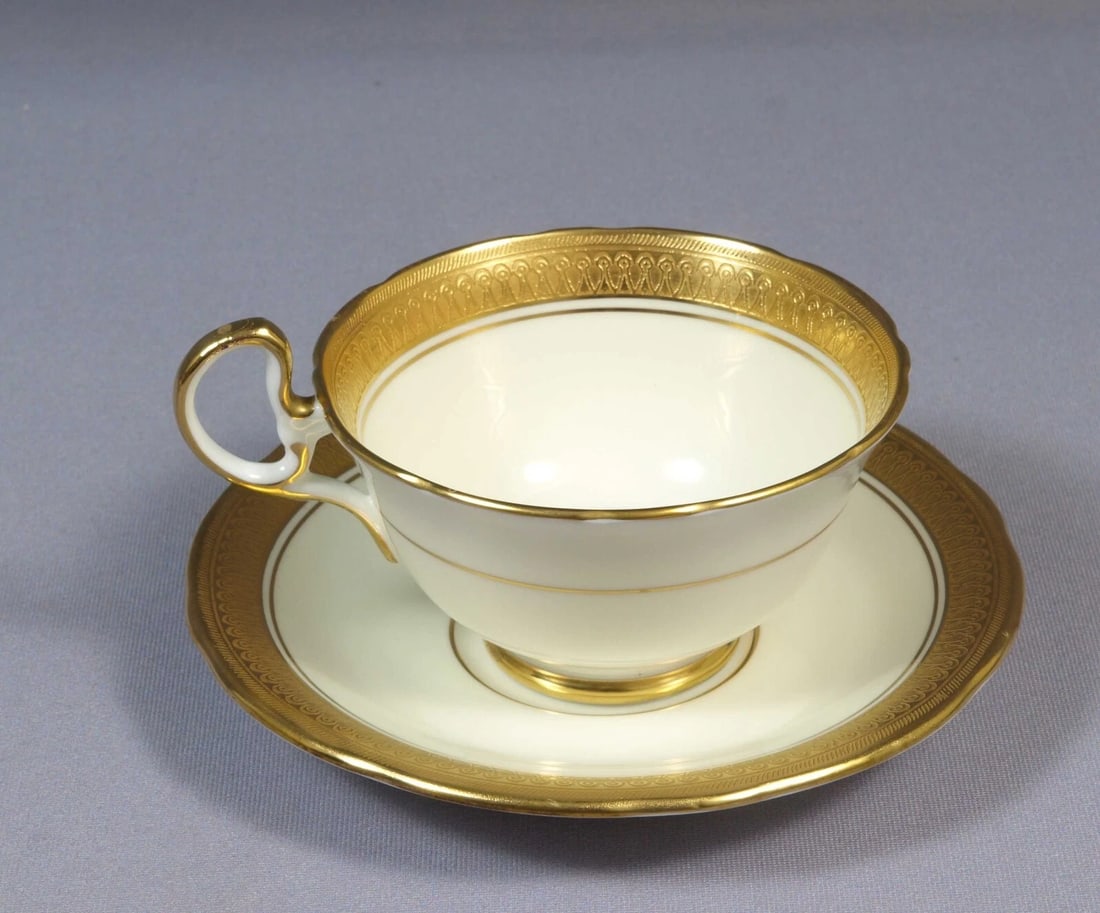 Aynsley SANDRINGHAM Gold Encrusted Coffee Tea Cup Saucer Set 3830 England (1 of 5)