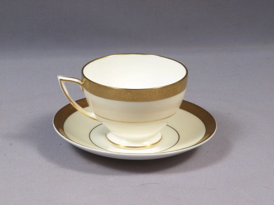 MINTON WESTMINSTER K154 GOLD Encrusted Coffee Tea Cup Saucer Set England (1 of 5)