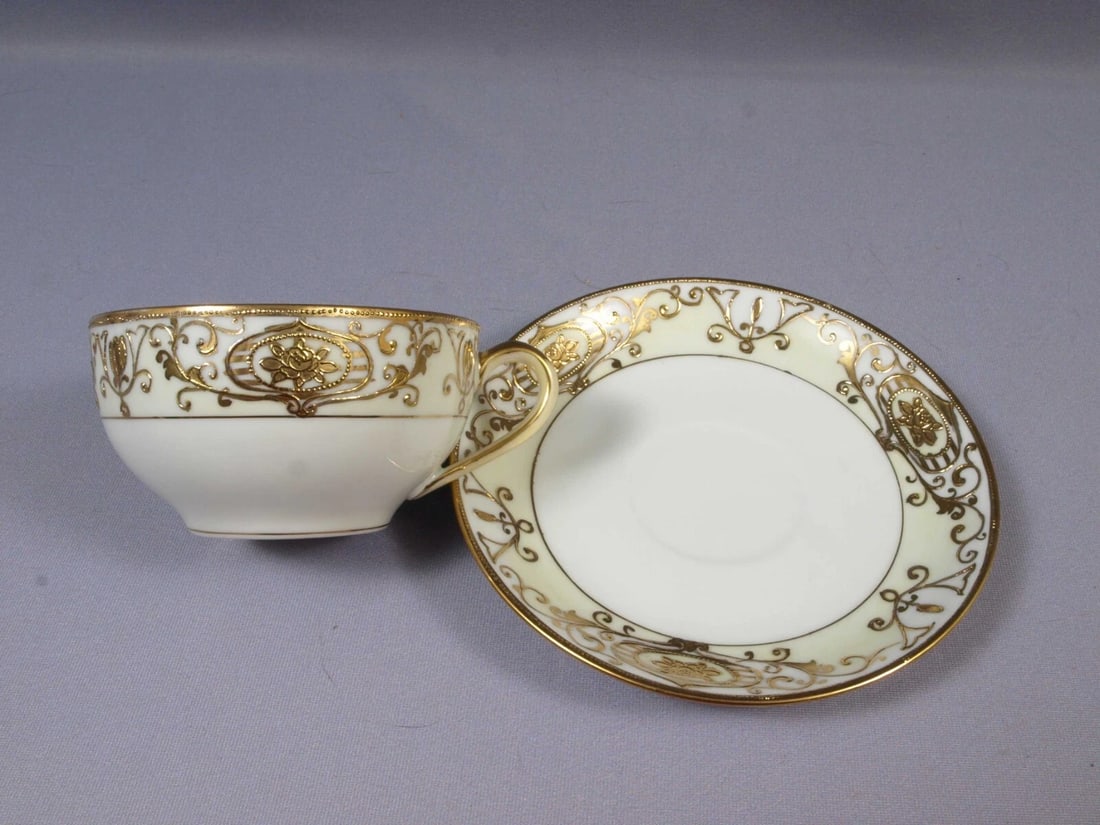 NORITAKE 175 Christmas Ball Coffee Tea Cup Saucer Set ANTIQUE 1920s Green Mark - 2