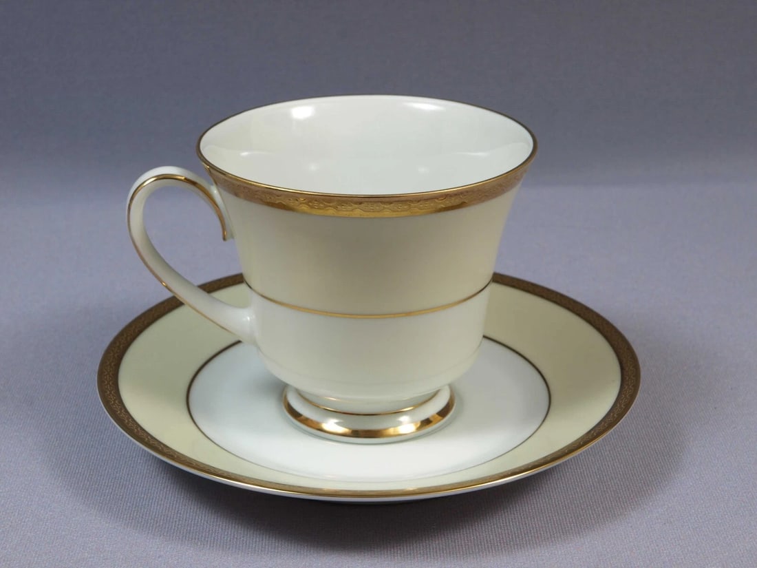 NORITAKE ASTORIA Coffee Tea Cream Teapot Cream Sugar Teacups - 7