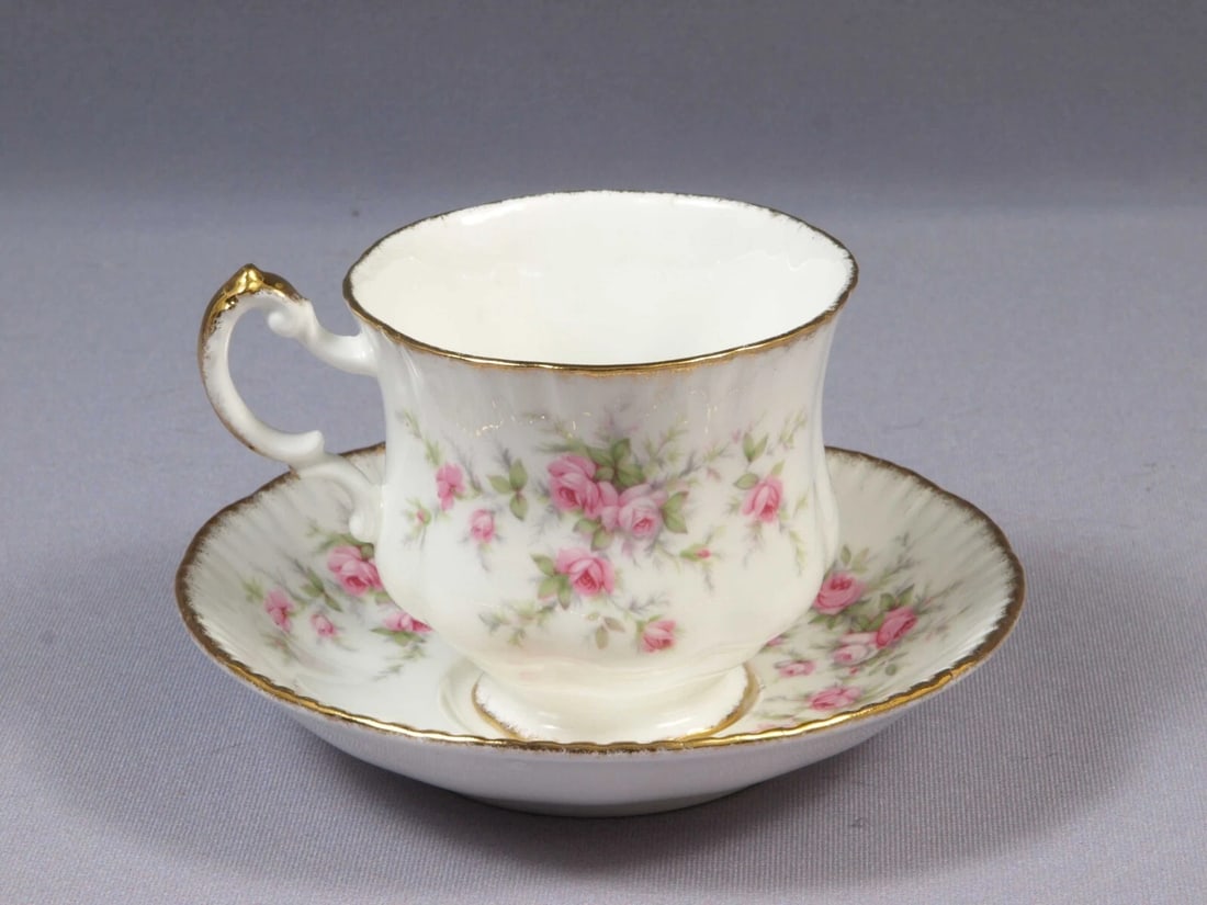 Paragon VICTORIANA ROSE Coffee Tea Cup Saucer Set England Pink (1 of 4)