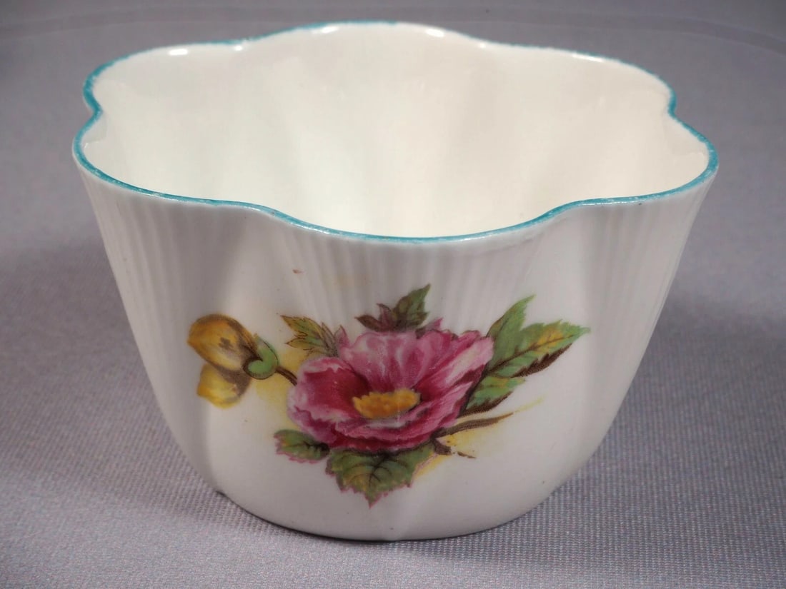 Shelley Begonia Dainty Shape Creamer Jug Milk Sugar Set Bone China - 2