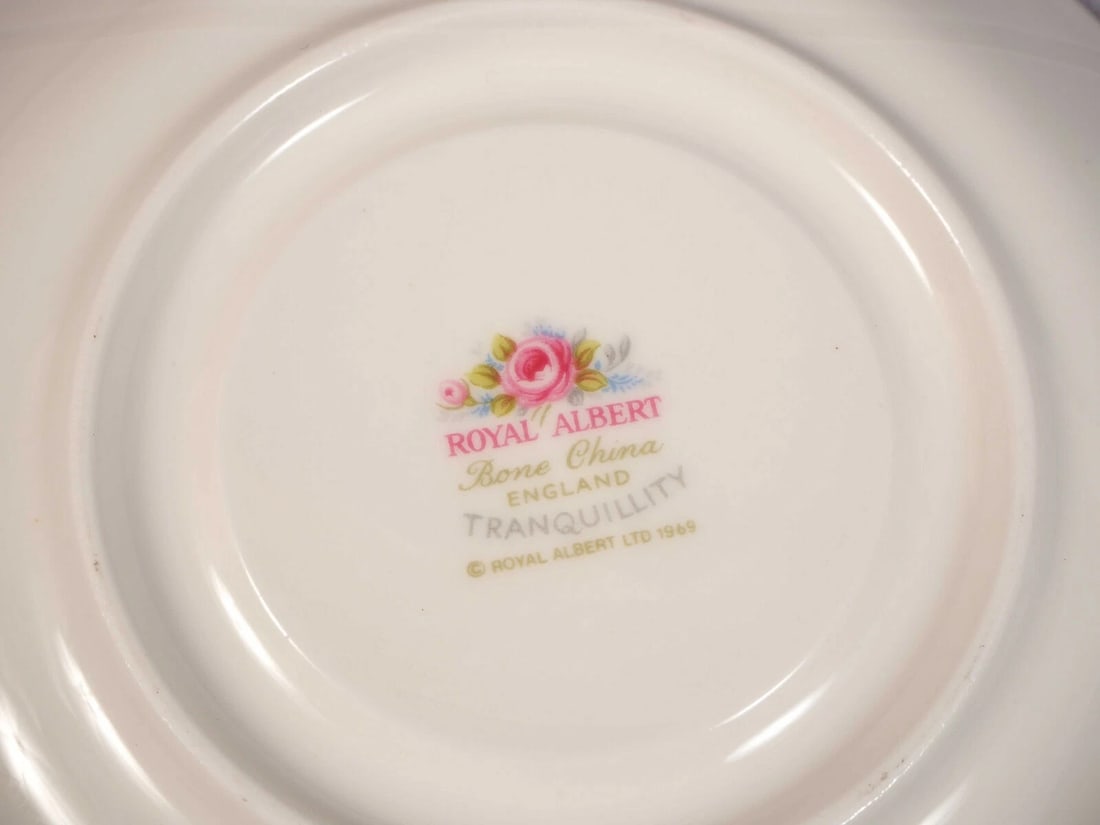 Royal Albert Tranquillity Coffee Tea Cup Saucer Set Pink Roses England Gold - 3