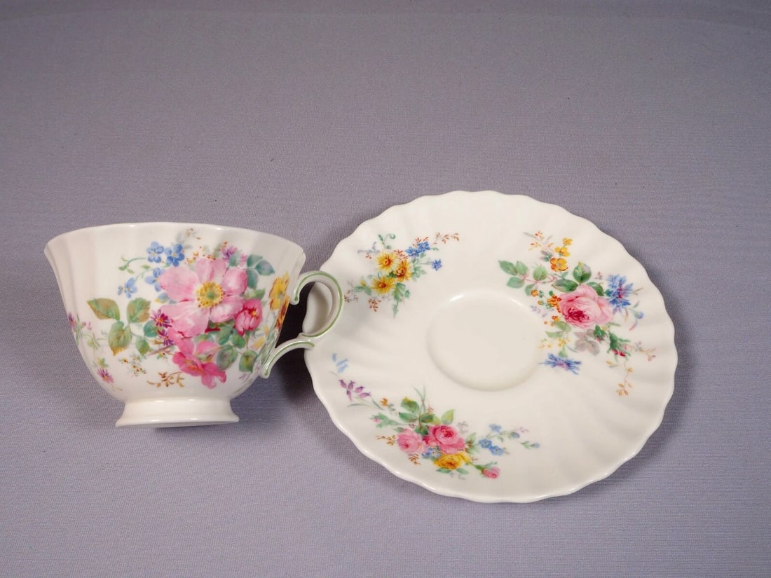 Royal Doulton ARCADIA Coffee Tea Cup Saucer England Green mark - 2