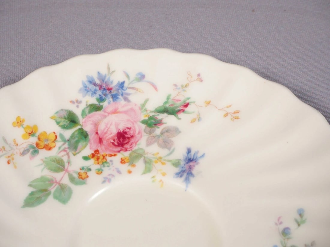 Royal Doulton ARCADIA Coffee Tea Cup Saucer England Green mark - 3